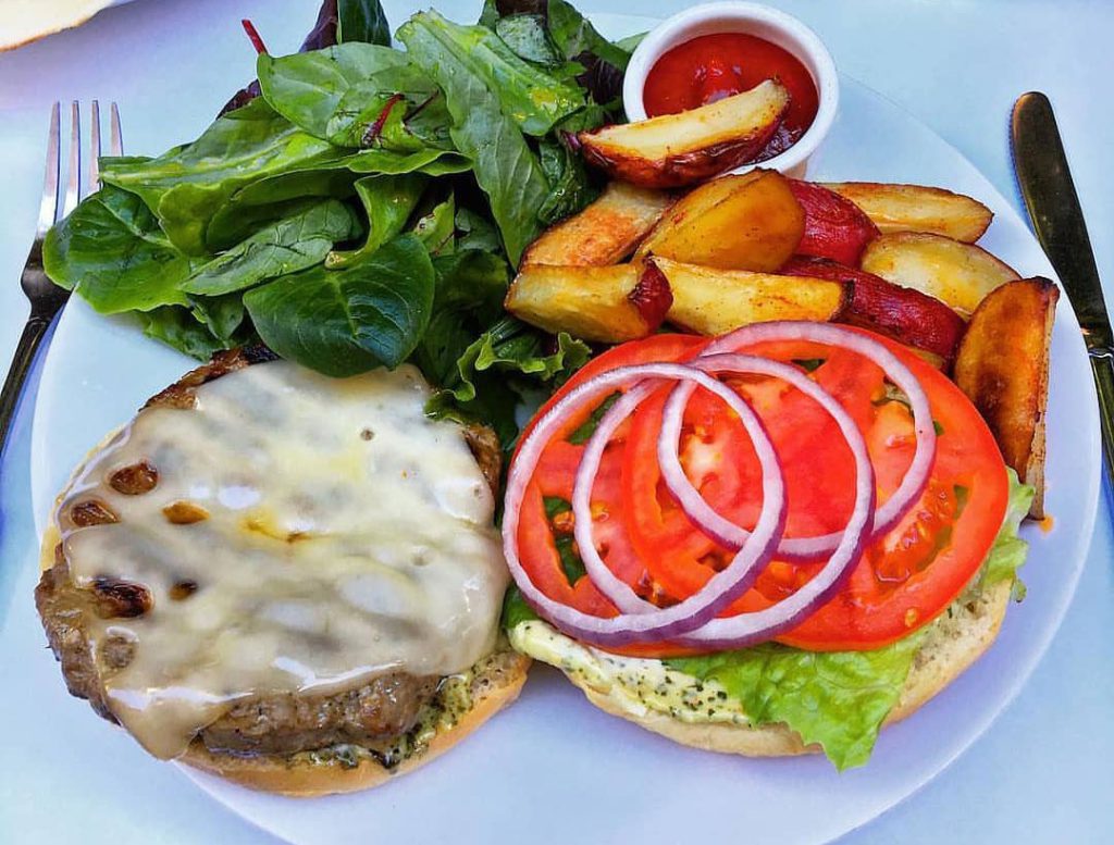 laili restaurant burger